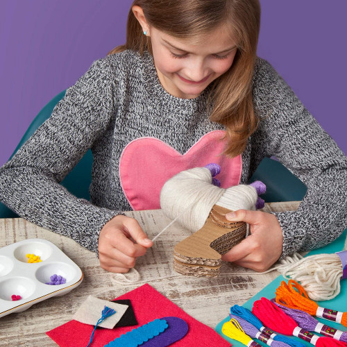 Craft-tastic Yarn Llama Kit